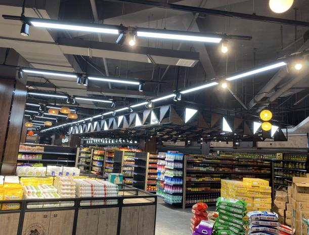 皇晶照明湖南娄底鹏泰百货金和店(图5)